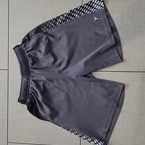 Old Navy Shorts Small (6-7)